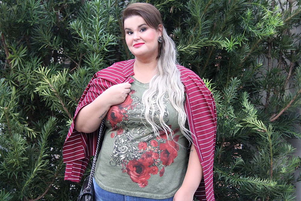 look-plus-size-com-jeans-e-blazer-grandes-mulheres-moda-plus-size-2