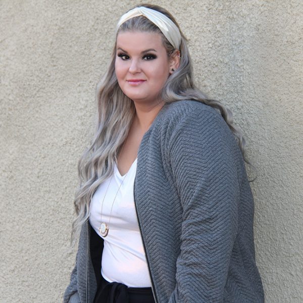 Look do dia plus size com pantacourt e bomber, estilo plus size, moda plus size