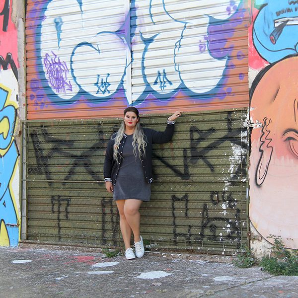 Vestido de veludo e jaqueta de moletom Miss Masy Plus