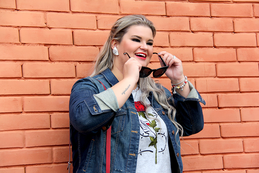 Look do dia gordinha com calça jogging plus size e camiseta, Paula Bastos do Grandes Mulheres, estilo plus size, Rouge Marie